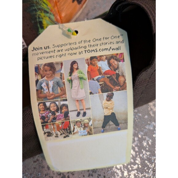 Toms Shoe Women's 8 Haiti Berthony Artists Hand Painted Village Canvas Slip-On - Picture 5 of 10